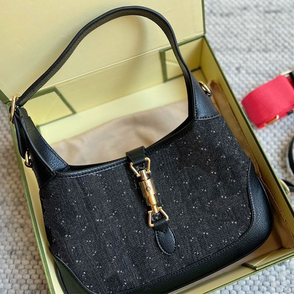 tannin cowboy subaxillary bag canvas shoulder purse women handbag classic letter print genuine leather removable shoulder strap hasp lady cl
tannin cowboy subaxillary bag canvas shoulder purse women handbag classic letter print genuine leather removable shoulder strap hasp lady cl