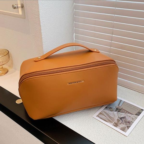 high-end quality women travelling toilet bag fashion design women's large capacity cosmetic bags
high-end quality women travelling toilet bag fashion design women's large capacity cosmetic bags