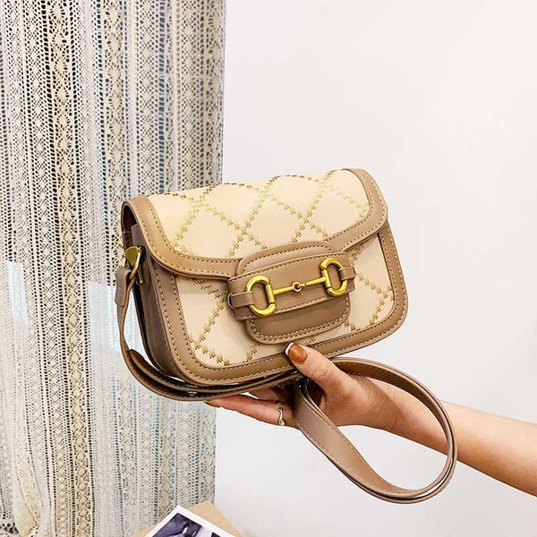 summer korean embroidered thread lingge minority net red saddle bag trend small fragrance square single shoulder messenger, Silver
summer korean embroidered thread lingge minority net red saddle bag trend small fragrance square single shoulder messenger, Silver
