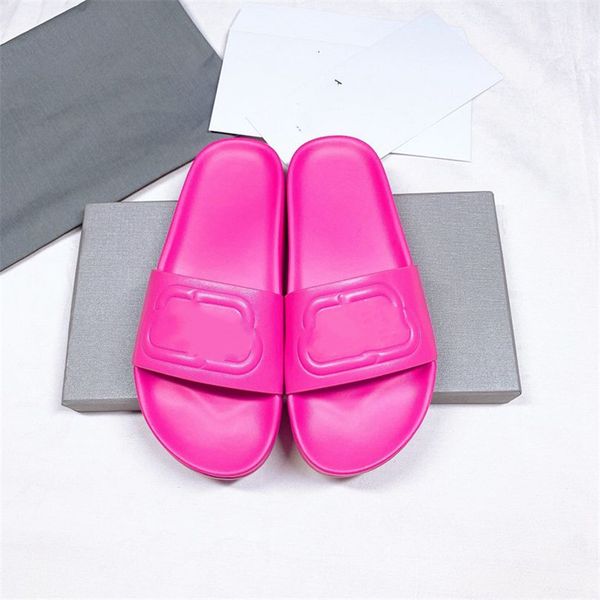 2022 new slippers balencaigaity men women beach slippers leather webbing fashion luxury summer sandals 02-11
2022 new slippers balencaigaity men women beach slippers leather webbing fashion luxury summer sandals 02-11
