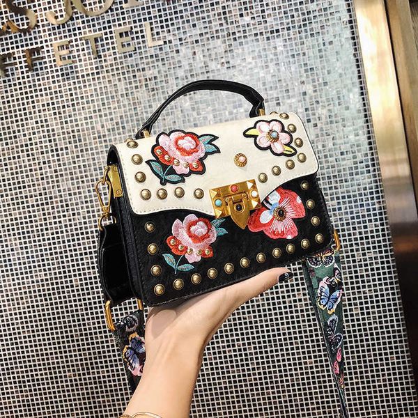 2022female tote crossbody bag for women pu leather luxury handbags designer sac main ladies shoulder messenger bag 210902
2022female tote crossbody bag for women pu leather luxury handbags designer sac main ladies shoulder messenger bag 210902