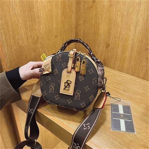 60% off 2023 designer bag female small versatile simple printed old flower round cake single diagonal cross
60% off 2023 designer bag female small versatile simple printed old flower round cake single diagonal cross