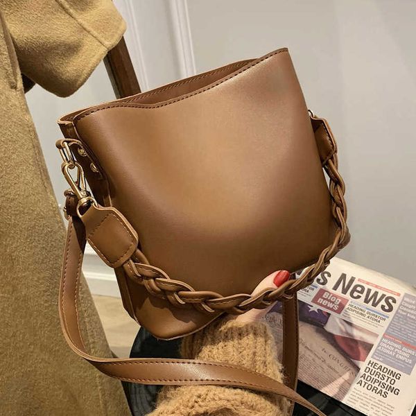 this year's popular bag large capacity fashion versatile one shoulder messenger autumn and winter fashionable bucket, Silver
this year's popular bag large capacity fashion versatile one shoulder messenger autumn and winter fashionable bucket, Silver