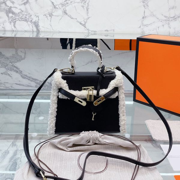 winter wool handbag crossbody bag genuine leather key latch solid color tote bag gold hardware interior zip pocket women furry shoulder bags
winter wool handbag crossbody bag genuine leather key latch solid color tote bag gold hardware interior zip pocket women furry shoulder bags
