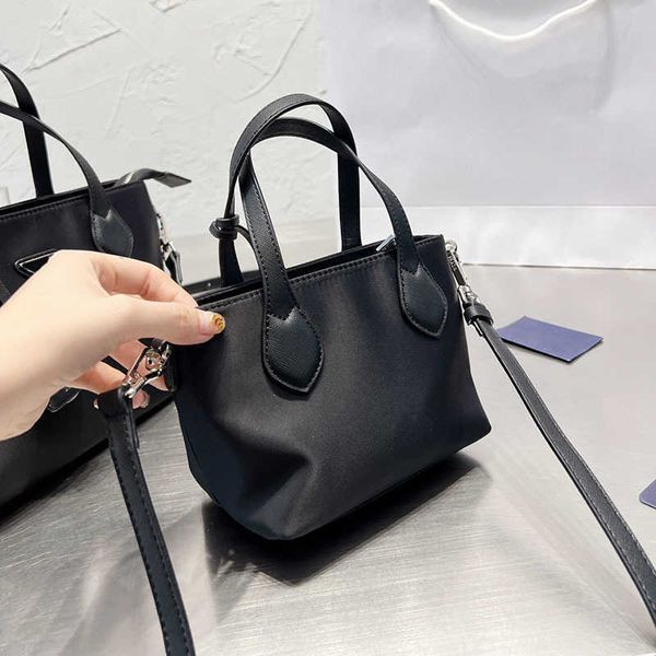designer luxury women the tote bag fashion versatile handbags shoulder crossbody bags purse telfars totes large capacity saddle wallets 7a a
designer luxury women the tote bag fashion versatile handbags shoulder crossbody bags purse telfars totes large capacity saddle wallets 7a a