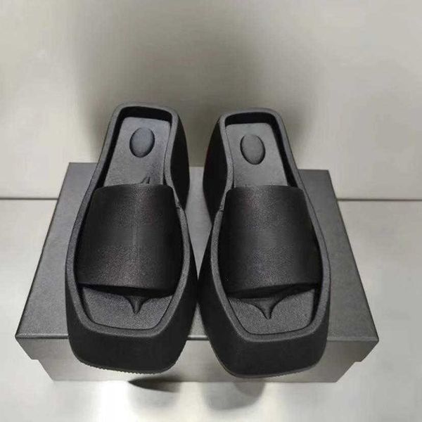 casual shoes 2023 new summer leisure beach silk muffin with thick sole and raised platform sandals for women, Black
casual shoes 2023 new summer leisure beach silk muffin with thick sole and raised platform sandals for women, Black