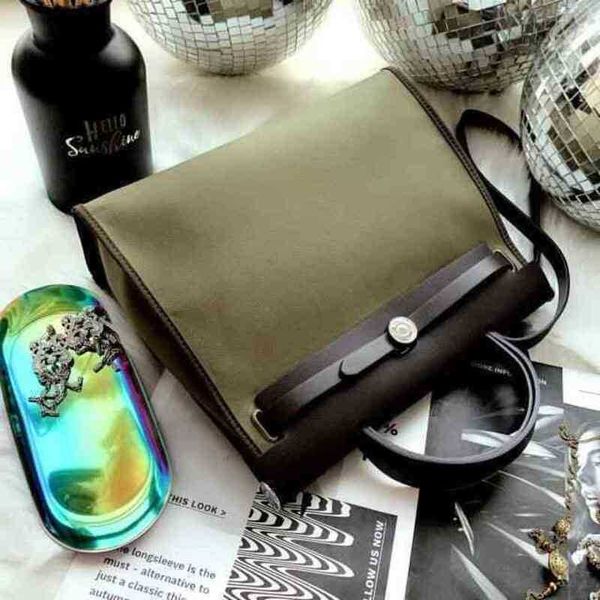 luxury herbag designer fashion international brand canvas 31 women's large capacity bride's bag portable single shoulder messenger
luxury herbag designer fashion international brand canvas 31 women's large capacity bride's bag portable single shoulder messenger