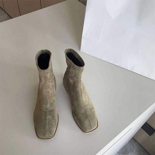 boots square head autumn and winter fashion short tube thick heel korean version back zipper suede casual boots women, Black
boots square head autumn and winter fashion short tube thick heel korean version back zipper suede casual boots women, Black
