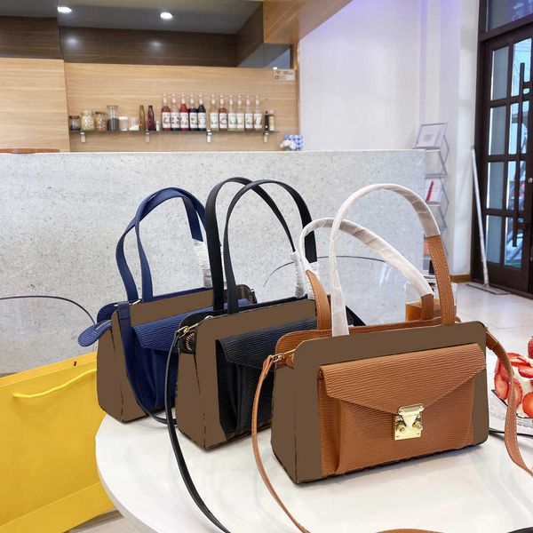 handbag lady crossbody designer bag leather fashion f letter printing flap handcraft removable
handbag lady crossbody designer bag leather fashion f letter printing flap handcraft removable