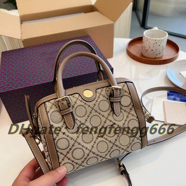 luxury cosmetic bags unique designer pillow shape 5a quality horizontal handbag shoulder bag cross body purse chessboard pattern each featur
luxury cosmetic bags unique designer pillow shape 5a quality horizontal handbag shoulder bag cross body purse chessboard pattern each featur