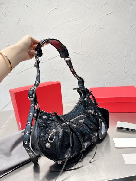 bdesigner bag quality 2022 women lady le cagole motorcycle shoulder bags luxury designers genuine leather crossbody clutch wallet purse poch
bdesigner bag quality 2022 women lady le cagole motorcycle shoulder bags luxury designers genuine leather crossbody clutch wallet purse poch
