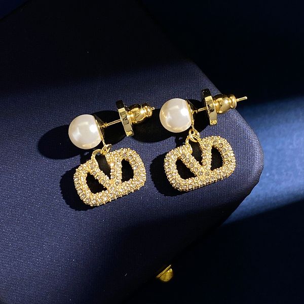 famous v brand designer stud earrings for women girls 18k gold shining crystal diamond luxury elegant earring ear rings jewelry gift, Golden;silver
famous v brand designer stud earrings for women girls 18k gold shining crystal diamond luxury elegant earring ear rings jewelry gift, Golden;silver