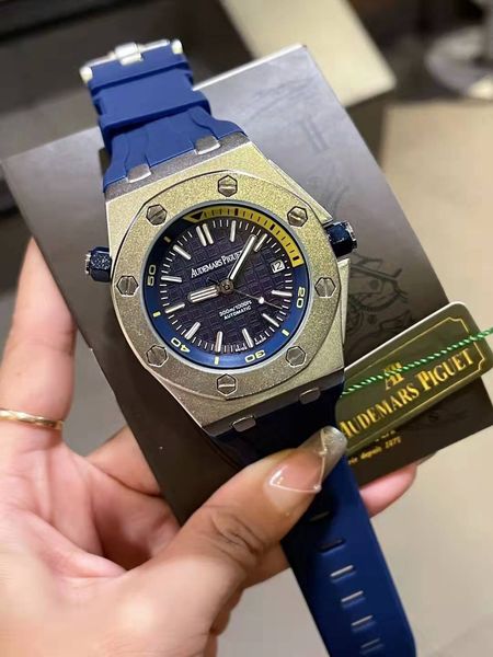 handkerchief 2022 luxury men's mechanical watch silicone strap formal wear sapphire glass scratch resistant mechanical watch, Blue;white
handkerchief 2022 luxury men's mechanical watch silicone strap formal wear sapphire glass scratch resistant mechanical watch, Blue;white