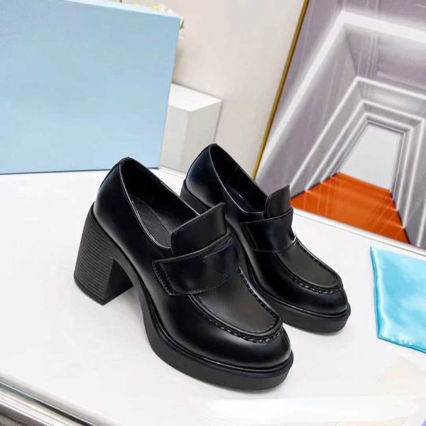 brand casual shoes high definition triangular label shoes thick soled muffin small leather women's single shoes size 35-40, Black
brand casual shoes high definition triangular label shoes thick soled muffin small leather women's single shoes size 35-40, Black