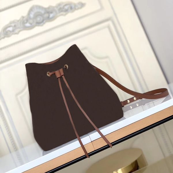 10a l bag designer classic fashion bag solid-color presbyopia and one-shoulder cross-body fashion bags
10a l bag designer classic fashion bag solid-color presbyopia and one-shoulder cross-body fashion bags