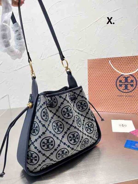 torysburchs handbag bag female tb women's single shoulder messenger bag large capacity drawstring bucket bag fashionable and versatile
torysburchs handbag bag female tb women's single shoulder messenger bag large capacity drawstring bucket bag fashionable and versatile
