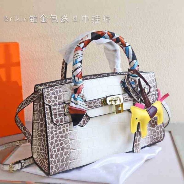 designer luxury women bags kelys herme high version women's fashion trend handbag hand sewn wax thread single shoulder birkins large ca 
designer luxury women bags kelys herme high version women's fashion trend handbag hand sewn wax thread single shoulder birkins large ca