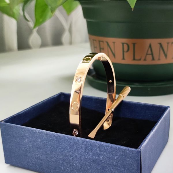 love braceletes designer bangle luxury jewelry accessories titanium steel men women classic nail bracelet buckle screwdriver bracelets color, Black
love braceletes designer bangle luxury jewelry accessories titanium steel men women classic nail bracelet buckle screwdriver bracelets color, Black