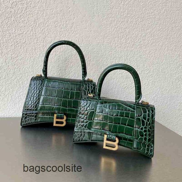 bag fashion buckle hourglass leather single letter bags 2022 balencaigass trend home crocodile pattern b designer shoulder portable messenge
bag fashion buckle hourglass leather single letter bags 2022 balencaigass trend home crocodile pattern b designer shoulder portable messenge