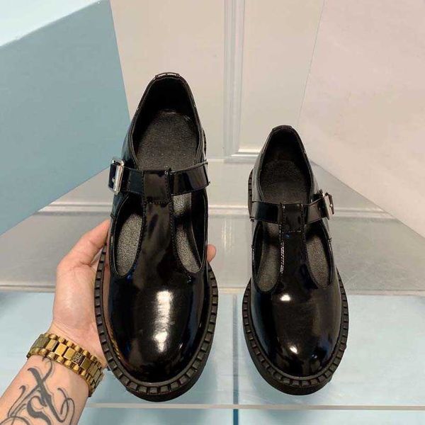 2022 summer fashion slippers sandals sliders for women women's shoes black thick heel baotou sandals 07
2022 summer fashion slippers sandals sliders for women women's shoes black thick heel baotou sandals 07