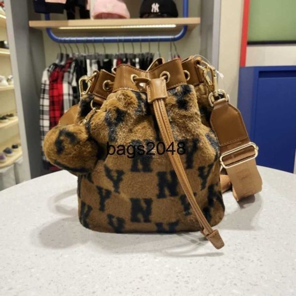 nys designer evening bagsfashion brand new old flower full standard faux fur mink hair one shoulder bucket handbags
nys designer evening bagsfashion brand new old flower full standard faux fur mink hair one shoulder bucket handbags