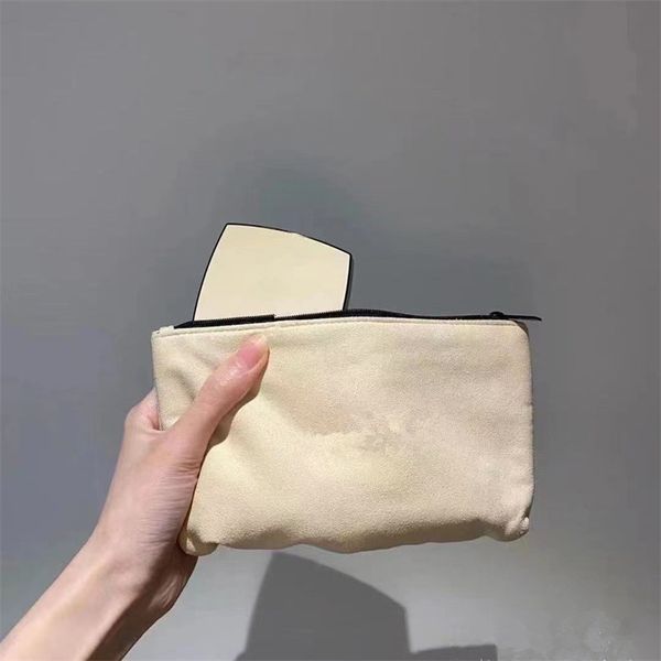 classic luxury designer cosmetic bags & cases for women deer epolid velvet travel pack nice quality
classic luxury designer cosmetic bags & cases for women deer epolid velvet travel pack nice quality