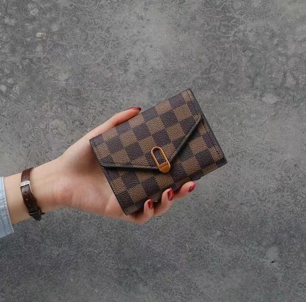 2023 women's wallet luxury bag zipper leather card holder small change wallet purse for female short wallets, Red;black
2023 women's wallet luxury bag zipper leather card holder small change wallet purse for female short wallets, Red;black