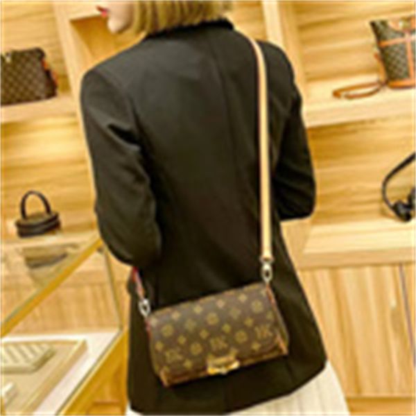 2022 women's motorcycle shoulder bag luxury designer leather cross clutch wallet pocket retro
2022 women's motorcycle shoulder bag luxury designer leather cross clutch wallet pocket retro