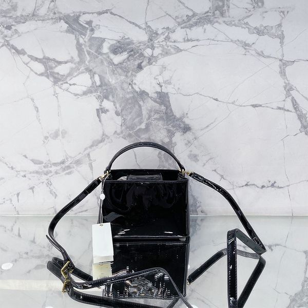 new retro luxury women's bags fashion classic chain shoulder bag patent leather designers handbag wallet the tote messenger crossbody b
new retro luxury women's bags fashion classic chain shoulder bag patent leather designers handbag wallet the tote messenger crossbody b