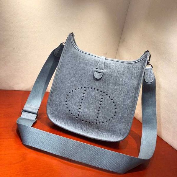 luxurys designers bags leather pure cowhide clutch hollow pierce letters message retro style shoulder girl crossbody purse women wallet gift
luxurys designers bags leather pure cowhide clutch hollow pierce letters message retro style shoulder girl crossbody purse women wallet gift