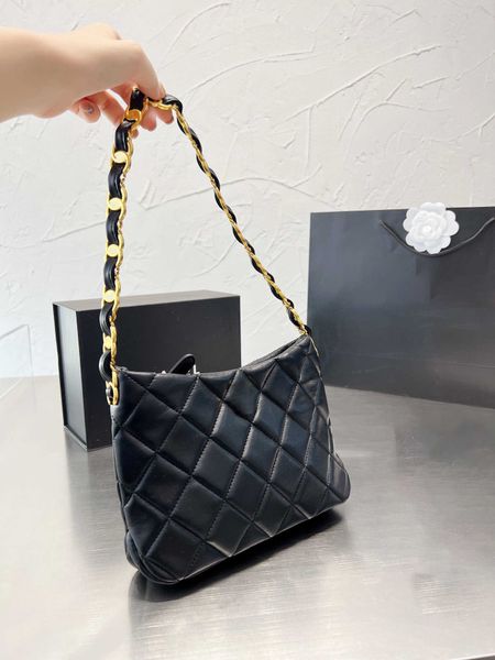 spring summer 2022 thick chain shoulder bag small underarm bags designer handbag purse fashion crossbody shopping bag with gift box packagin
spring summer 2022 thick chain shoulder bag small underarm bags designer handbag purse fashion crossbody shopping bag with gift box packagin