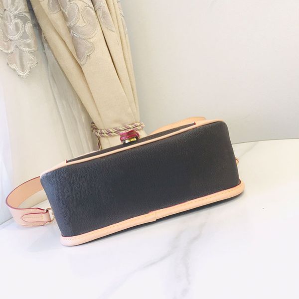 designer luxury women the tote bag fashion versatile handbags shoulder crossbody bags purse tories totes large capacity saddle wallets 7a 1m
designer luxury women the tote bag fashion versatile handbags shoulder crossbody bags purse tories totes large capacity saddle wallets 7a 1m