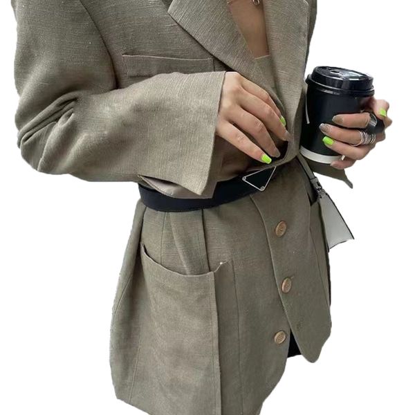 casual designer belts genuine leather men women 2022 big smooth gold silver copper buckle letter buckles girdle popular jeans dress waist be, Black;brown 
casual designer belts genuine leather men women 2022 big smooth gold silver copper buckle letter buckles girdle popular jeans dress waist be, Black;brown