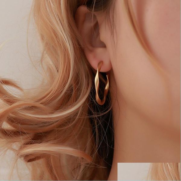 dangle chandelier new simple geometric wave hoop earrings sier gold color plated circle for women wedding bridal jewelry gift wholes dh0ot, Silver
dangle chandelier new simple geometric wave hoop earrings sier gold color plated circle for women wedding bridal jewelry gift wholes dh0ot, Silver