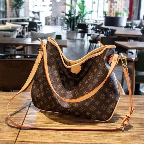 vintage shoulder tote bag handbag large capacity package shopping bags canvas leather classic letter old flower interior pocket handbags 04
vintage shoulder tote bag handbag large capacity package shopping bags canvas leather classic letter old flower interior pocket handbags 04