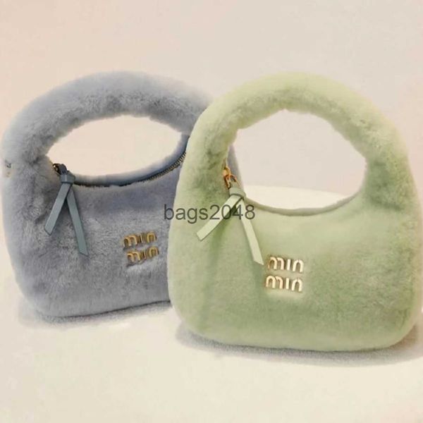 evening bags miumius designer luxury womens handbags cute plush pea bag plush hand-held armpit bag autumn winter new women fashion brand han
evening bags miumius designer luxury womens handbags cute plush pea bag plush hand-held armpit bag autumn winter new women fashion brand han