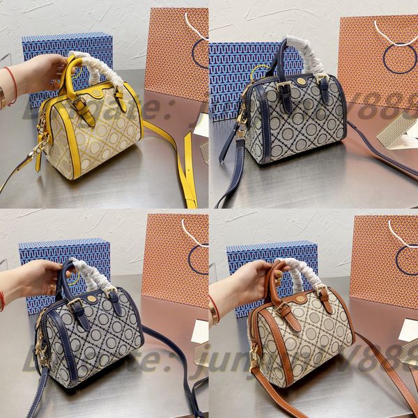 luxury totes women's r autumn and winter new fashion practical handbag shoulder bag cross body purse coin pattern pillow shape
luxury totes women's r autumn and winter new fashion practical handbag shoulder bag cross body purse coin pattern pillow shape