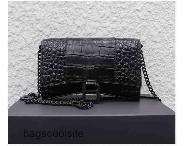 bag hourglass handbags 2022 balencaigass crocodile fashion designer leather trend chain b family cow letter one shoulder mess y1i0
bag hourglass handbags 2022 balencaigass crocodile fashion designer leather trend chain b family cow letter one shoulder mess y1i0