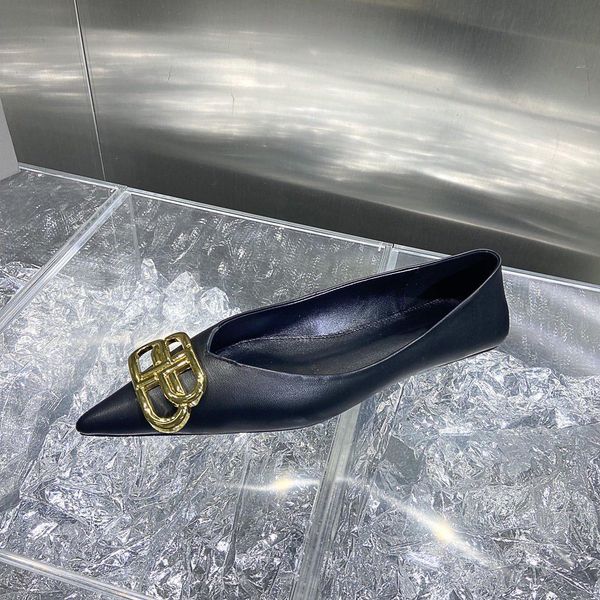 sandal upgrade for early spring shoes classic metal buckle pointed single with square heels are us35-40, Black
sandal upgrade for early spring shoes classic metal buckle pointed single with square heels are us35-40, Black
