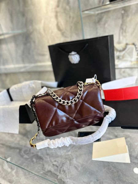 26cm size large capacity shoulder bag fashion designer crossbody bag female handbag clamshell purse gold and silver chain autumn winter 2022
26cm size large capacity shoulder bag fashion designer crossbody bag female handbag clamshell purse gold and silver chain autumn winter 2022