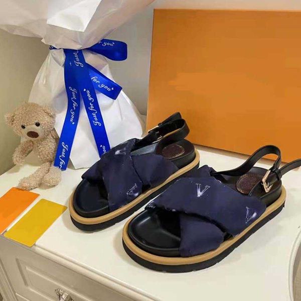 2022 designer women sandals classic slippers real leather slides platform flats shoes sneakers boots 04, Black
2022 designer women sandals classic slippers real leather slides platform flats shoes sneakers boots 04, Black