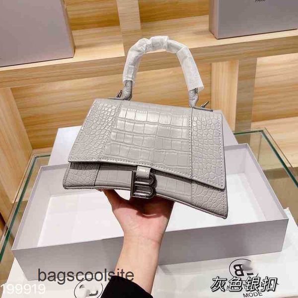 balencigas balencaigaity bag crocodile b-buckle luxurys 2022 hourglass handbag paris women portable messenger balencaigass hanbags vn2p bale
balencigas balencaigaity bag crocodile b-buckle luxurys 2022 hourglass handbag paris women portable messenger balencaigass hanbags vn2p bale