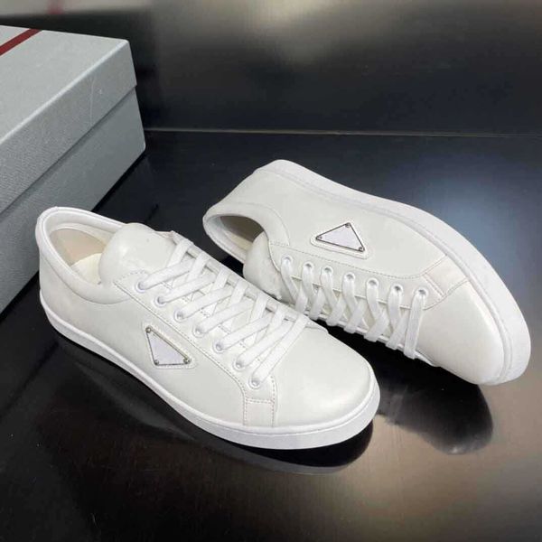 sneakers shoes hybrid style -- brushed leather white black men metal triangle rubber sole casual comfort walking classic
sneakers shoes hybrid style -- brushed leather white black men metal triangle rubber sole casual comfort walking classic