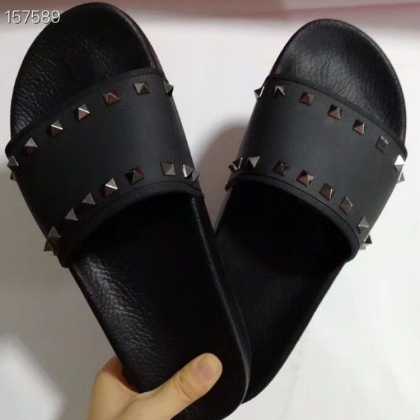 slippers new designer men luxury beach shoes women rivet flat heel outdoor flip flops classic brand metal letter sandals black couple casual
slippers new designer men luxury beach shoes women rivet flat heel outdoor flip flops classic brand metal letter sandals black couple casual