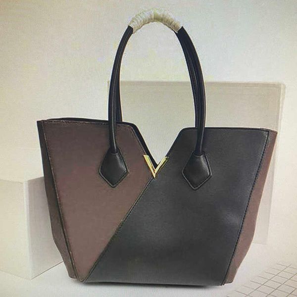 evening bag casual women totes classic gold letter iconic shiny kimono designer tote handbags luxury woman shoulder genuine leather fashion
evening bag casual women totes classic gold letter iconic shiny kimono designer tote handbags luxury woman shoulder genuine leather fashion