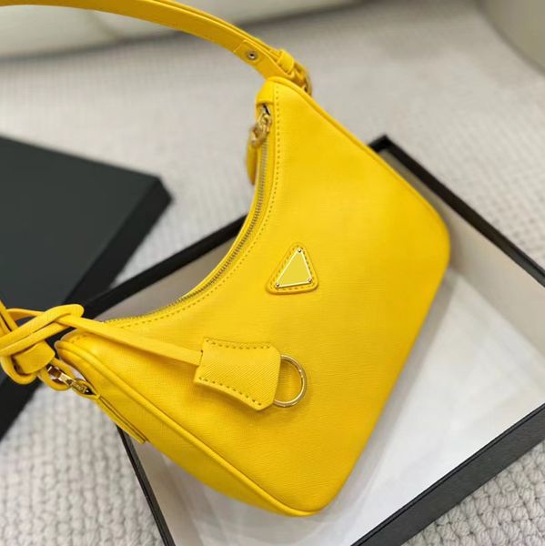 luxury famous brands lady tote re-edition nylon leather zippped shoulder bag multi colors triangle sign woman travel hobo italy milano under
luxury famous brands lady tote re-edition nylon leather zippped shoulder bag multi colors triangle sign woman travel hobo italy milano under