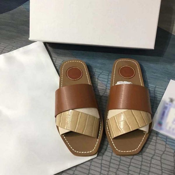 2022 designer women oran sandals classic slippers real leather slides platform flats shoes sneakers boots without box by brand008, Black
2022 designer women oran sandals classic slippers real leather slides platform flats shoes sneakers boots without box by brand008, Black