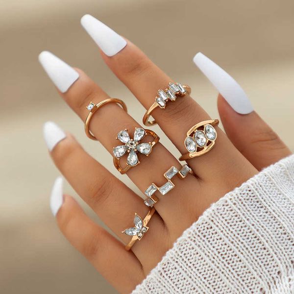 luxurious butterfly flower diamond ring set geometrically irregular alloy six piece ring set, Silver
luxurious butterfly flower diamond ring set geometrically irregular alloy six piece ring set, Silver