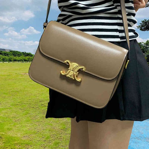 women's korean fashion ginger yellow cowhide shoulder bag crossbody large capacity butterfly lock box shaped small square
women's korean fashion ginger yellow cowhide shoulder bag crossbody large capacity butterfly lock box shaped small square
