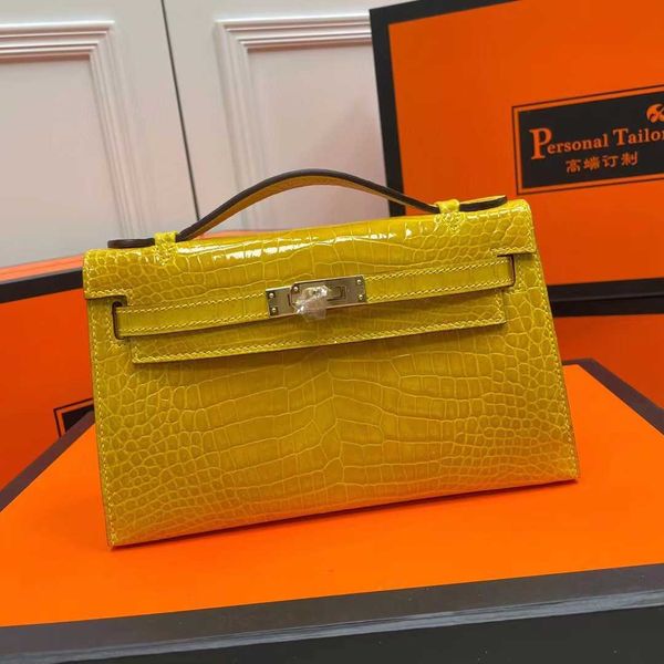 designer luxurys women totes handbags handle h home capacity pocket genuine leather crocodile pattern gold hardware european and american nf
designer luxurys women totes handbags handle h home capacity pocket genuine leather crocodile pattern gold hardware european and american nf
